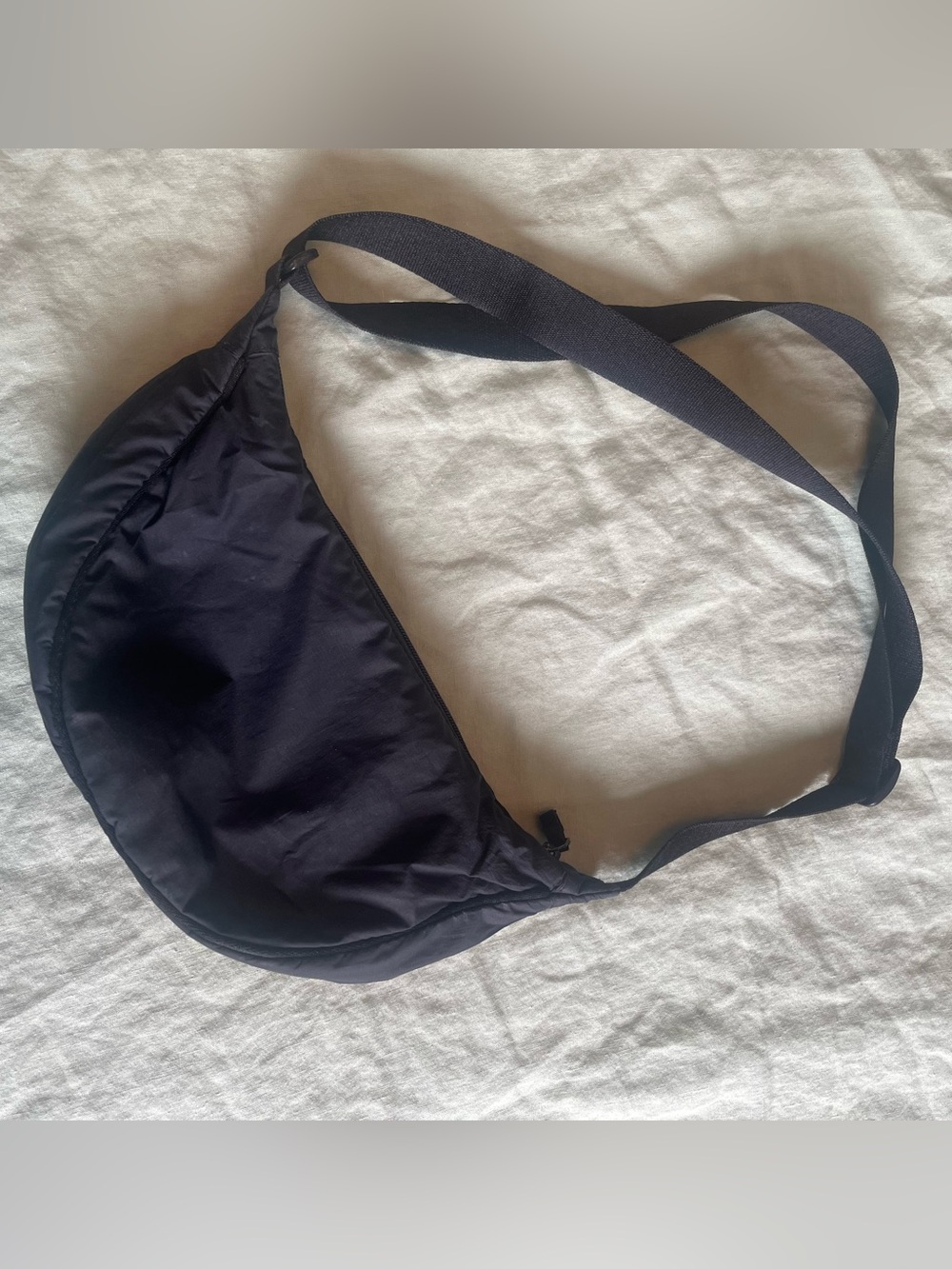 Uniqlo Black Compact Nylon Sling Pouch